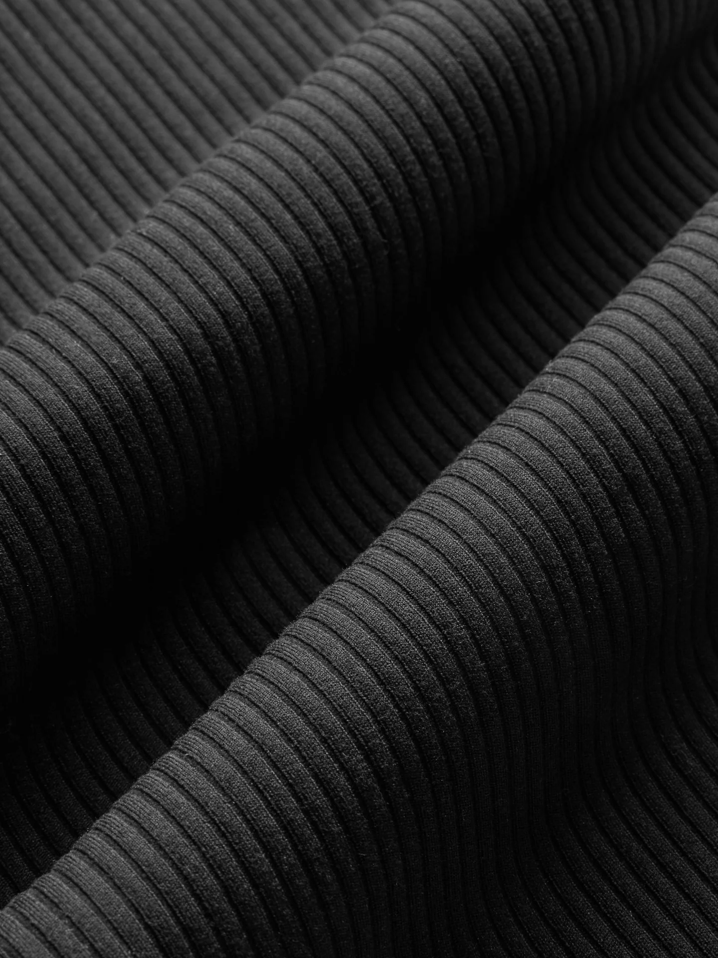 High Rise Legging in Ribbed Melt - Black - Image 7