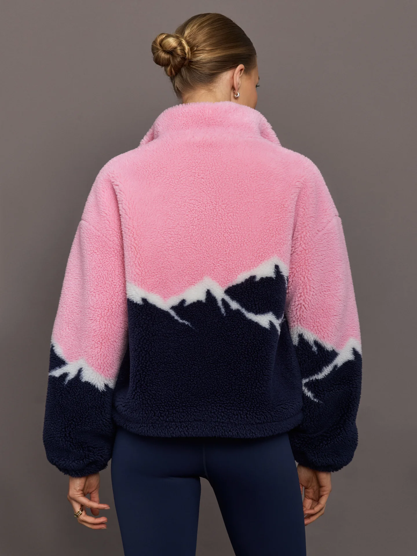 Lenoa Sherpa Top - Snowy Peaks - Image 3