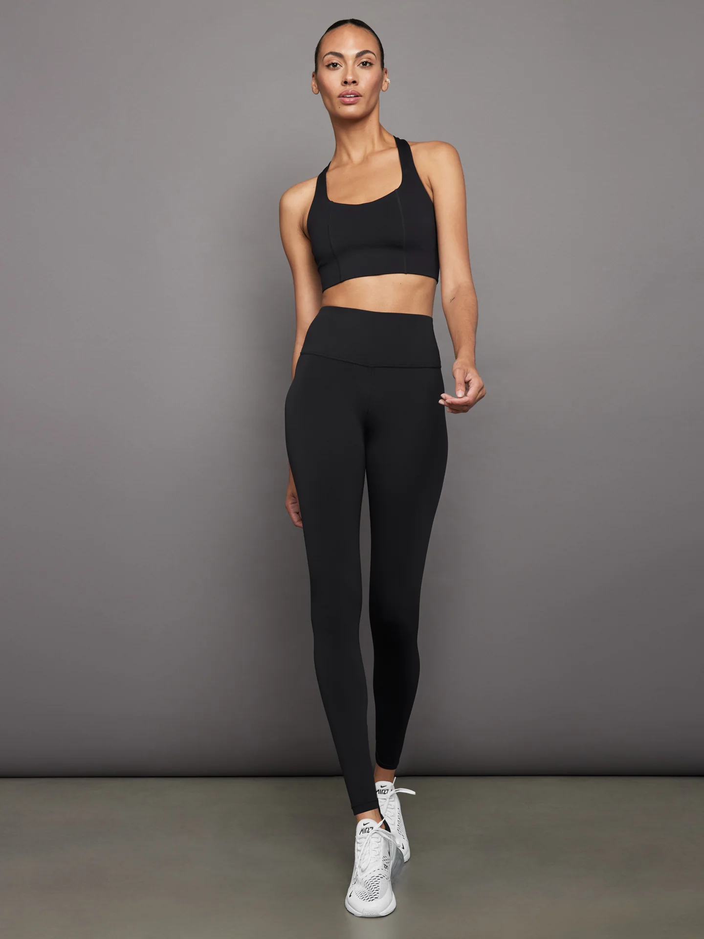 T Back Bra In Diamond Compression - Black - Image 6