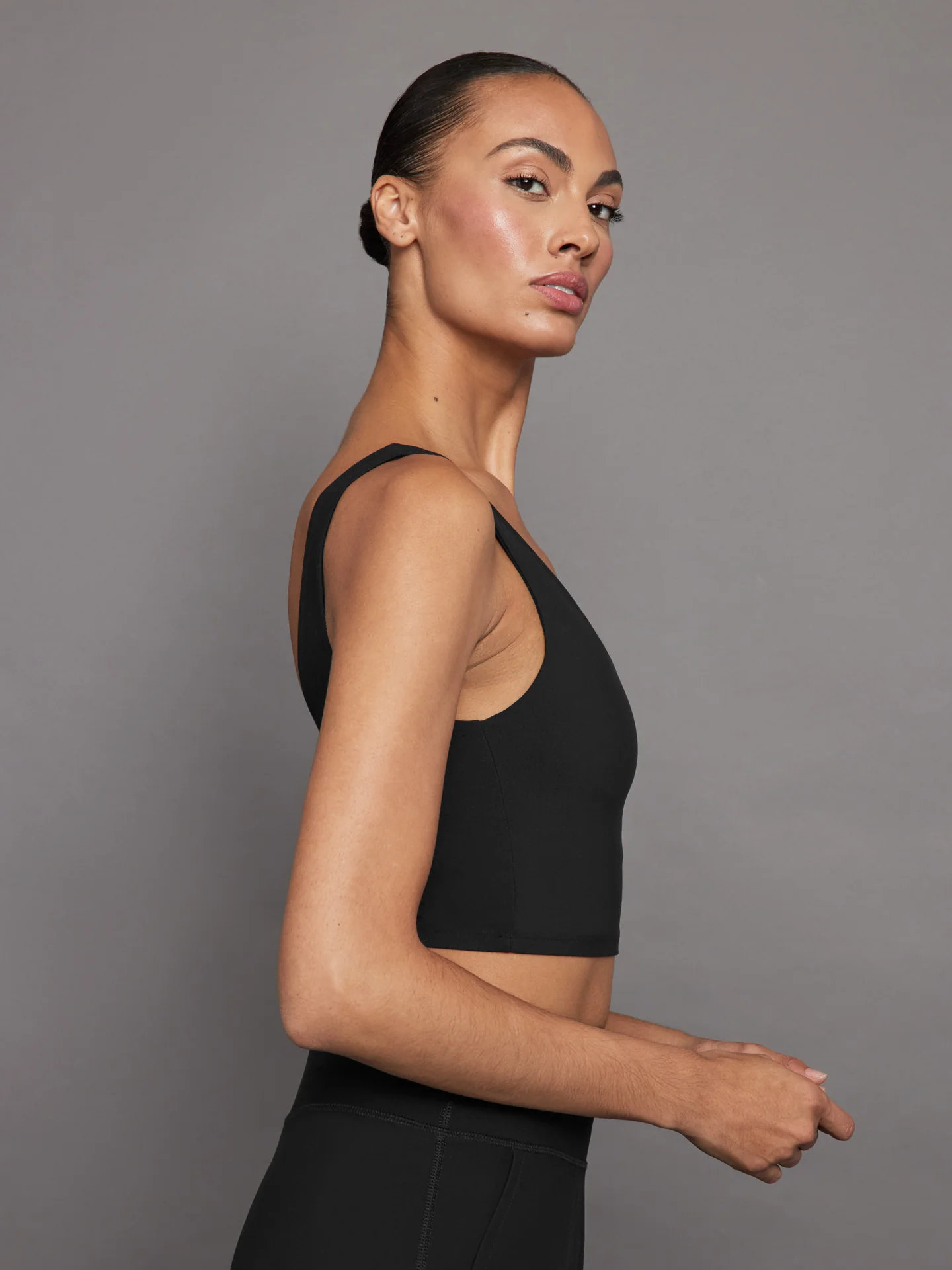 V-Neck Longline Bra in Melt - Black - Image 4